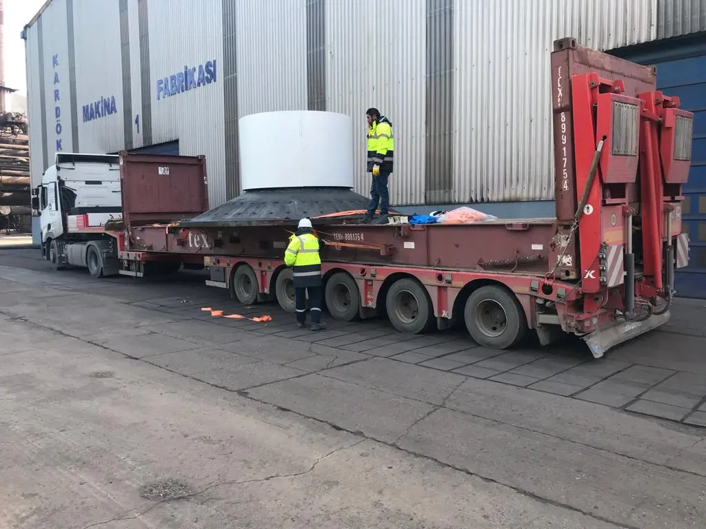 Doğuş Nakliyat Flat Rack Konteyner Üzerinde Ağır Makine Nakliyesi